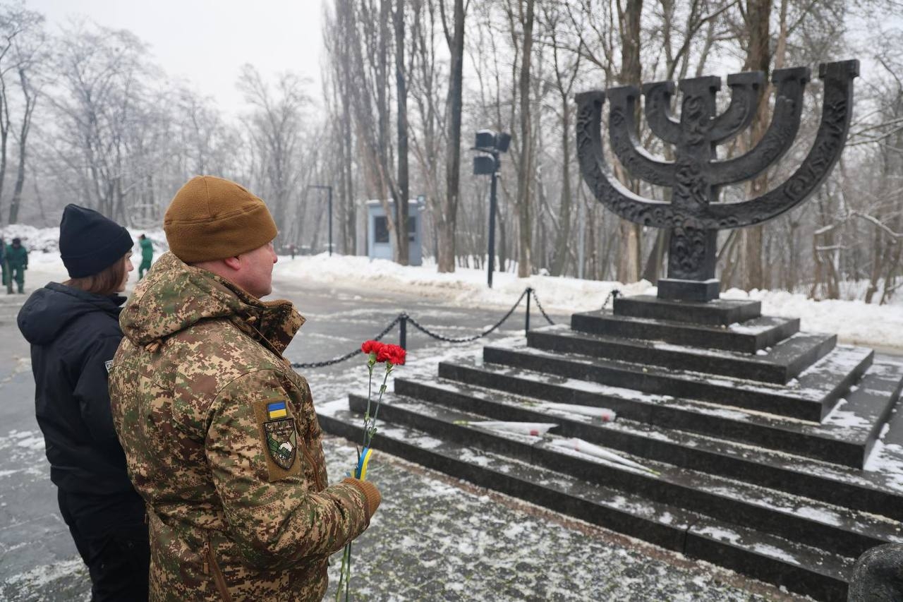 Сьогодні — День вшанування пам’яті жертв Голокосту