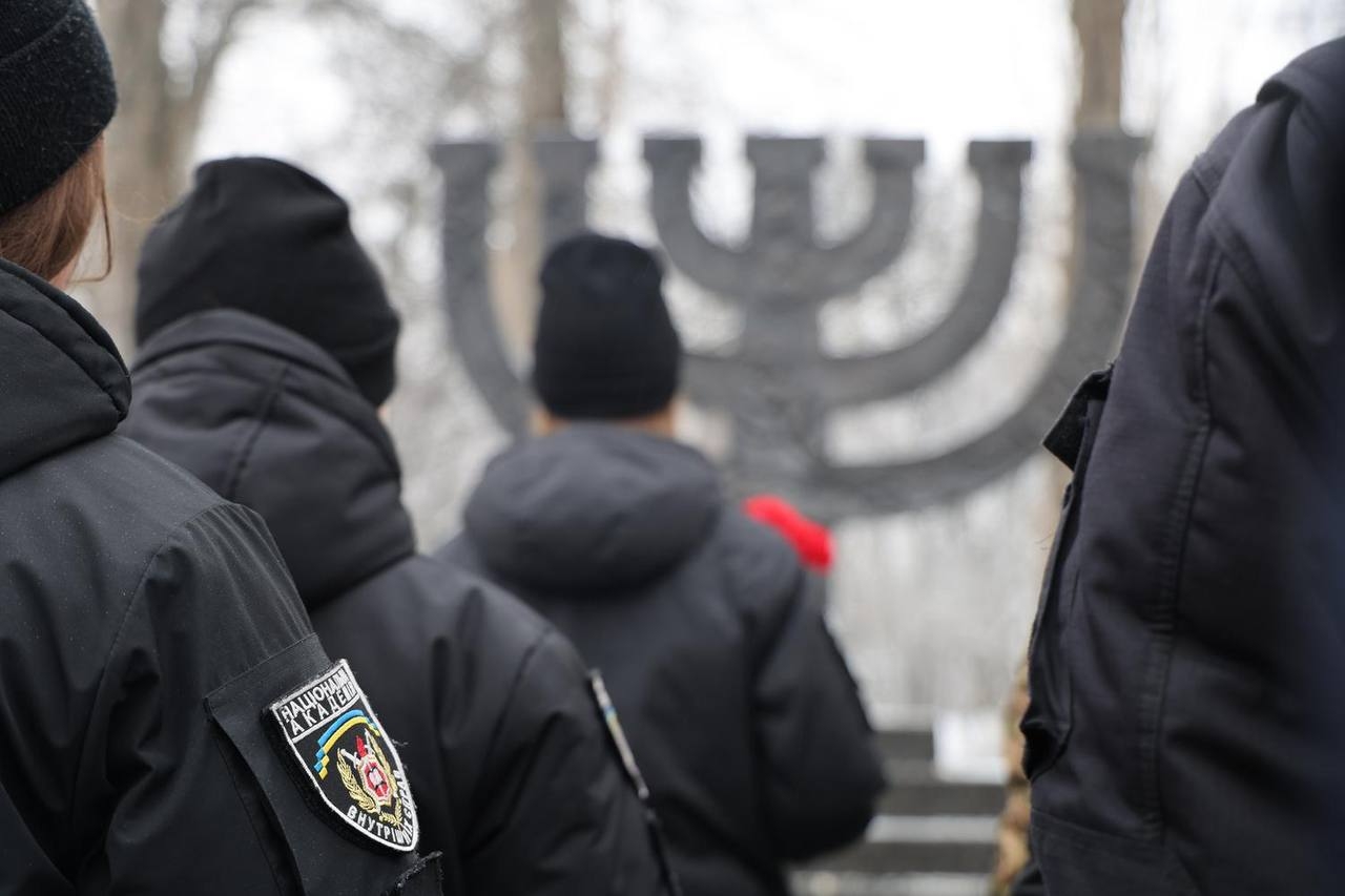 Сьогодні — День вшанування пам’яті жертв Голокосту