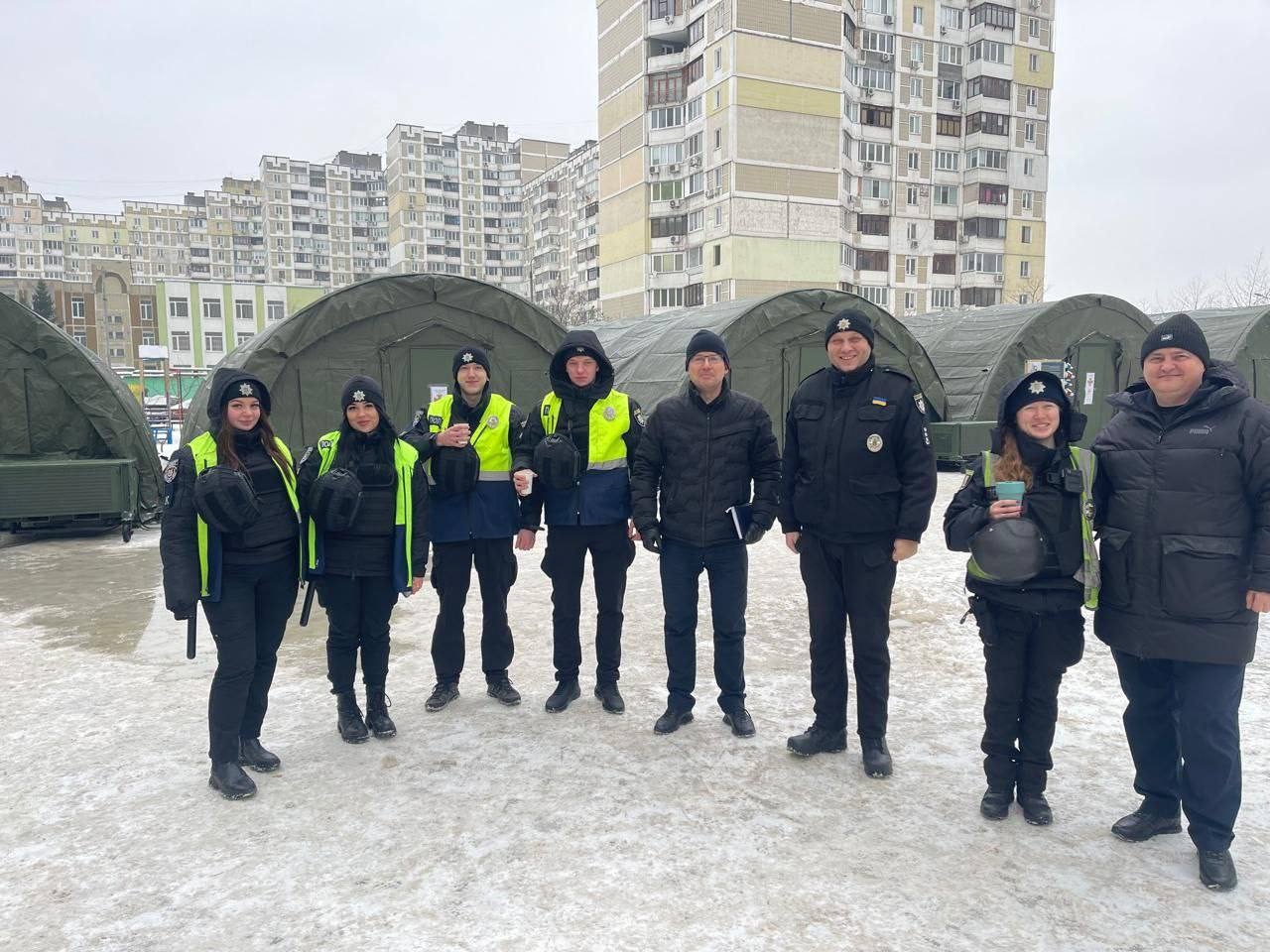 Курсанти НАВС долучилися до забезпечення порядку та допомоги на пунктах незламності