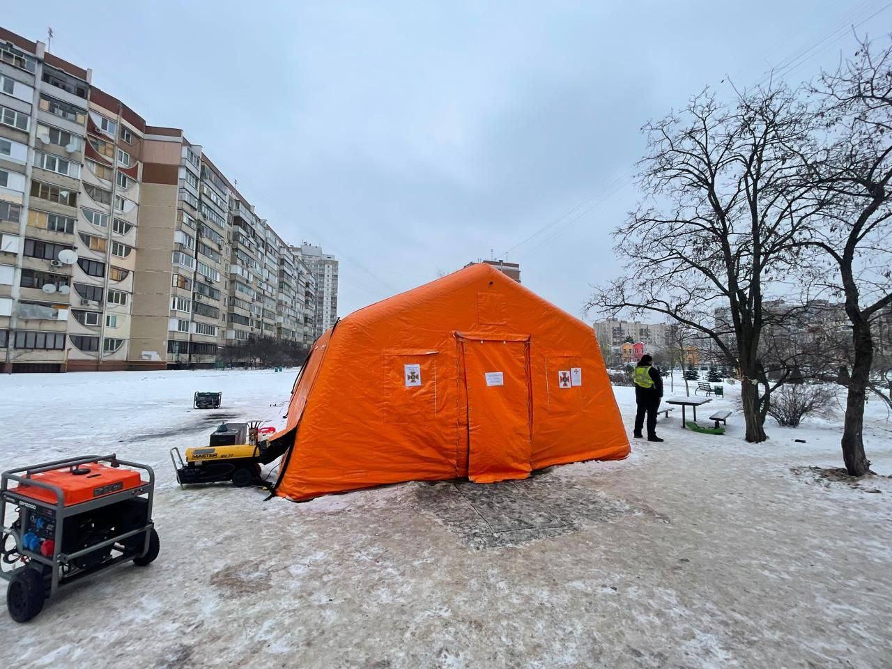 Курсанти НАВС долучилися до забезпечення порядку та допомоги на пунктах незламності
