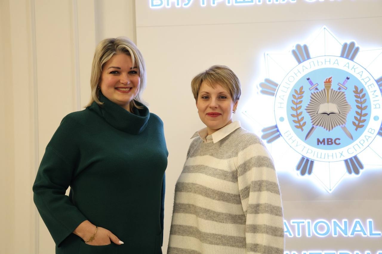 Наука, натхнення та жіночність: у НАВС відбувся фотофлешмоб «В об’єктиві науковиця»