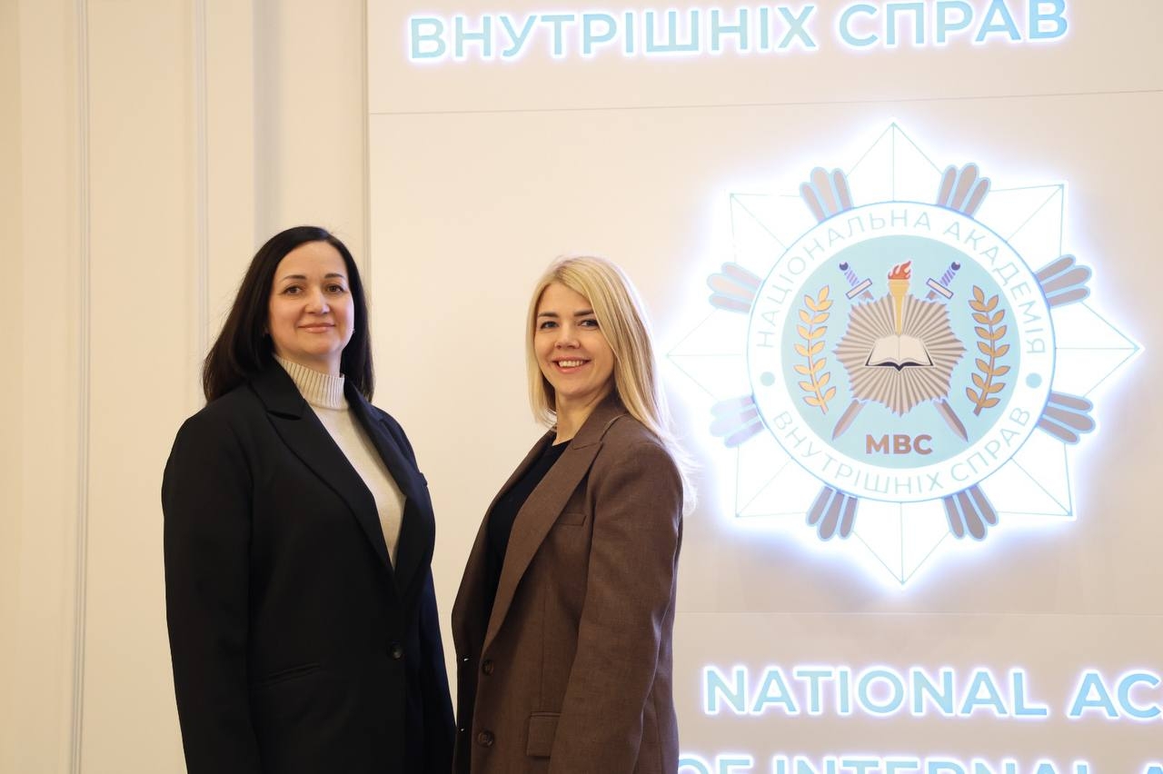 Наука, натхнення та жіночність: у НАВС відбувся фотофлешмоб «В об’єктиві науковиця»