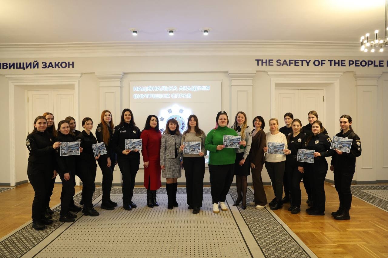 Наука, натхнення та жіночність: у НАВС відбувся фотофлешмоб «В об’єктиві науковиця»