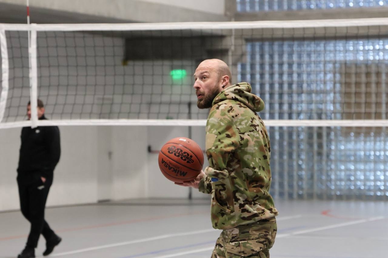 НАВС зміцнює традиції: зустріч курсантів із ветеранами реабілітаційного центру 