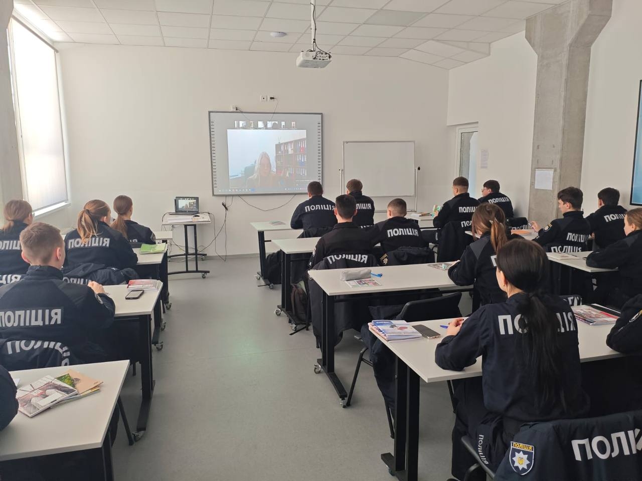 Цифрова обізнаність як складова професійної підготовки: у НАВС провели тематичну зустріч