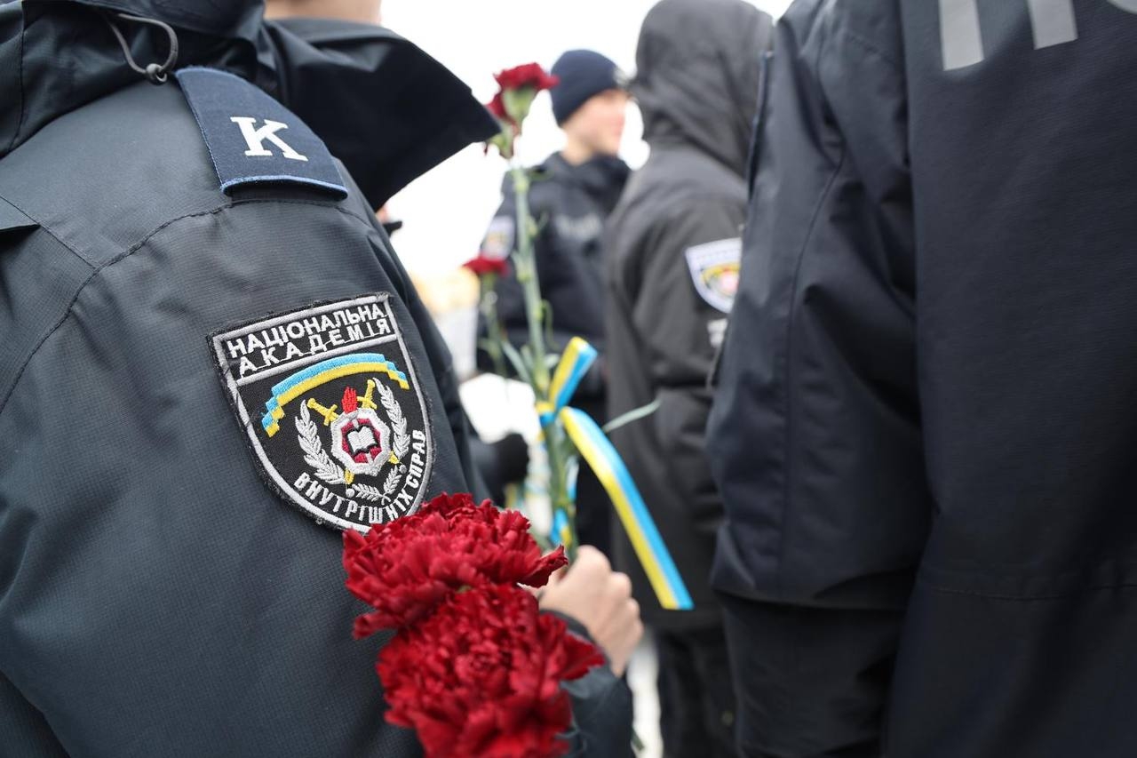 Курсанти академії вшанували Героїв Небесної сотні-2