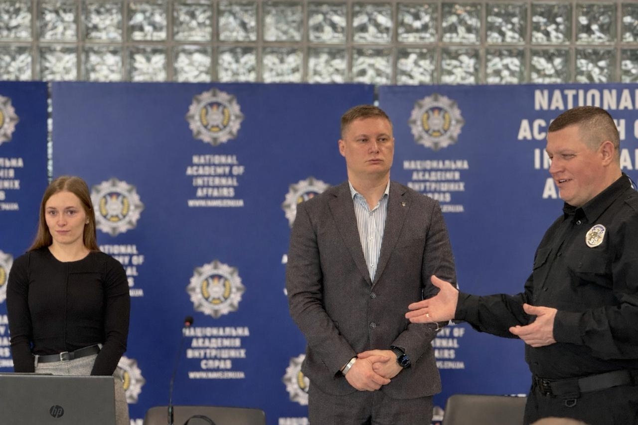 Штучний інтелект: можливості та загрози для професійної діяльності правоохоронців