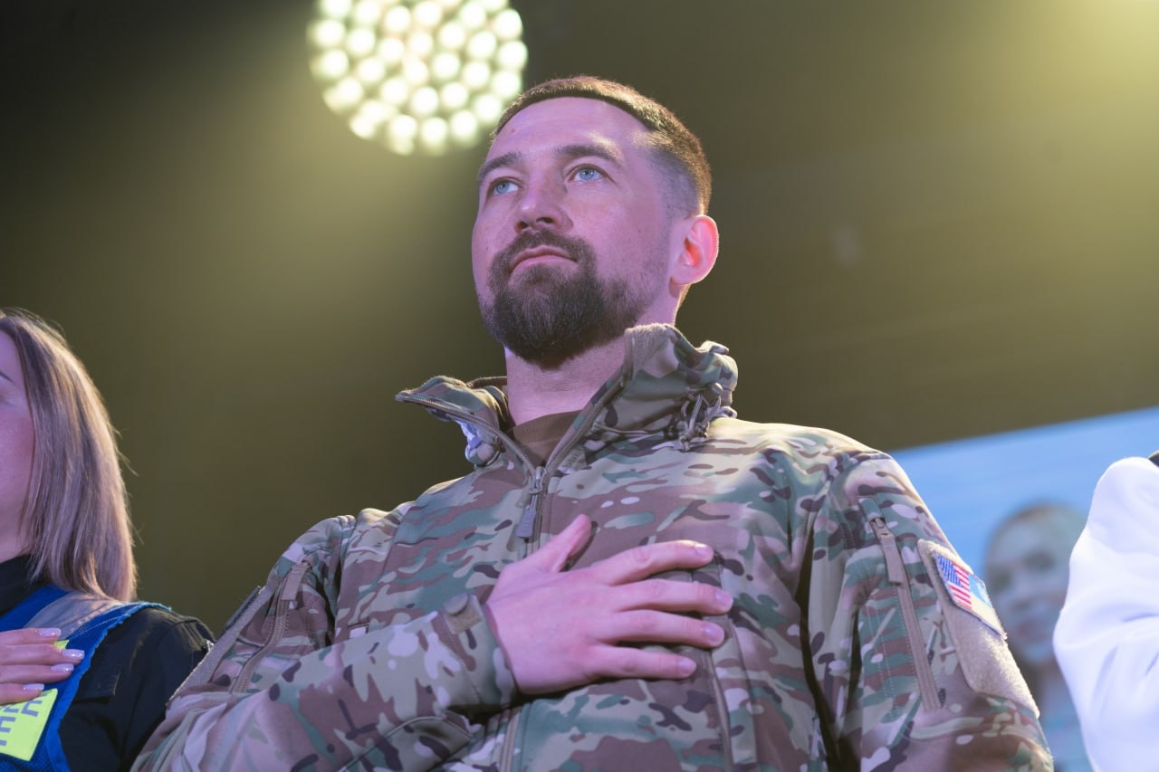 Тисяча школярів і захисник Зміїного, що прославився фразою про російський військовий корабель: як у столиці говорили про булінг