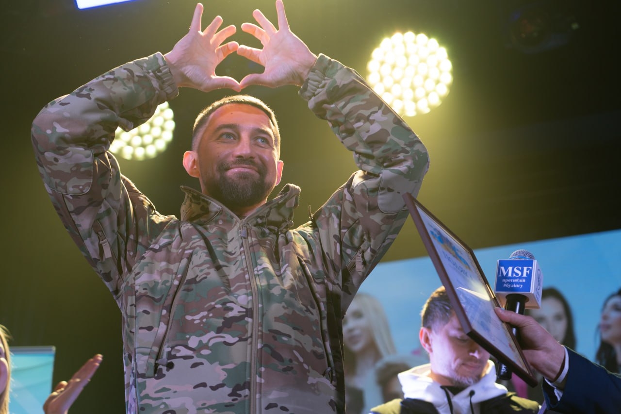 Тисяча школярів і захисник Зміїного, що прославився фразою про російський військовий корабель: як у столиці говорили про булінг