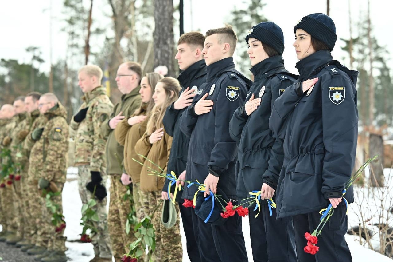 Курсанти НАВС ушанували пам’ять загиблих у битві за Мощун»