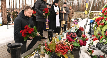 Курсанти НАВС ушанували пам’ять загиблих у битві за Мощун»