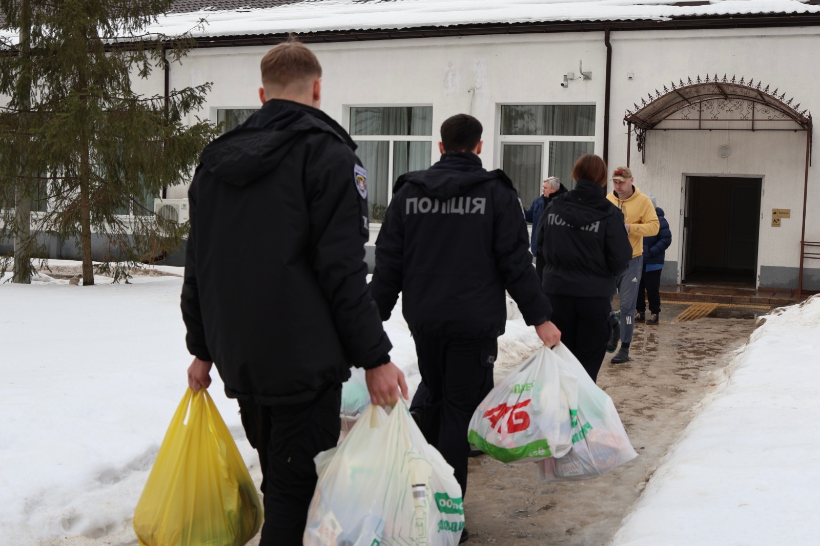 Турбота й підтримка: курсанти відвідали ветеранів у реабілітаційному центрі-1
