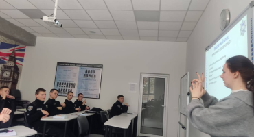 Безбар’єрна комунікація в дії: тренінг із жестової мови для курсантів і студентів