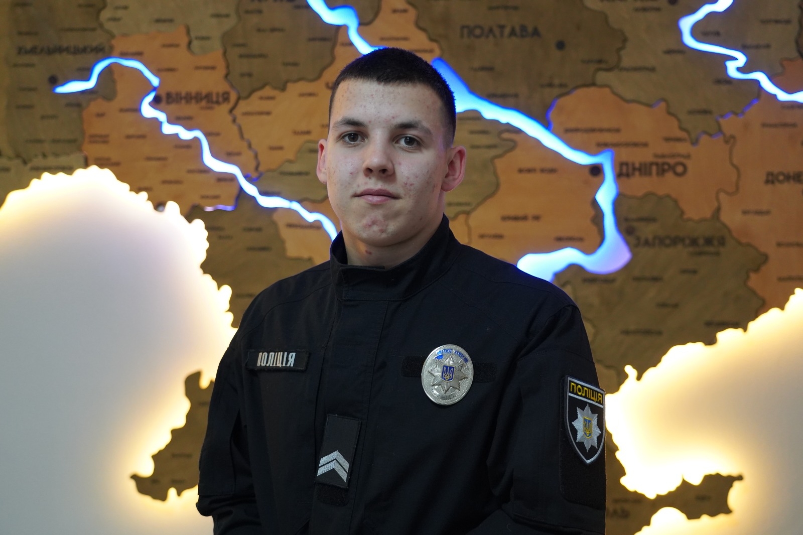 Курсант НАВС урятував життя киянки під час чергування в пункті Незламності 