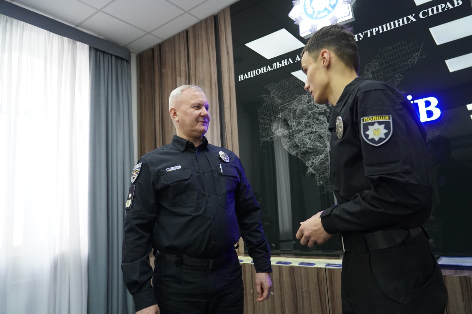 Курсант НАВС урятував життя киянки під час чергування в пункті Незламності 