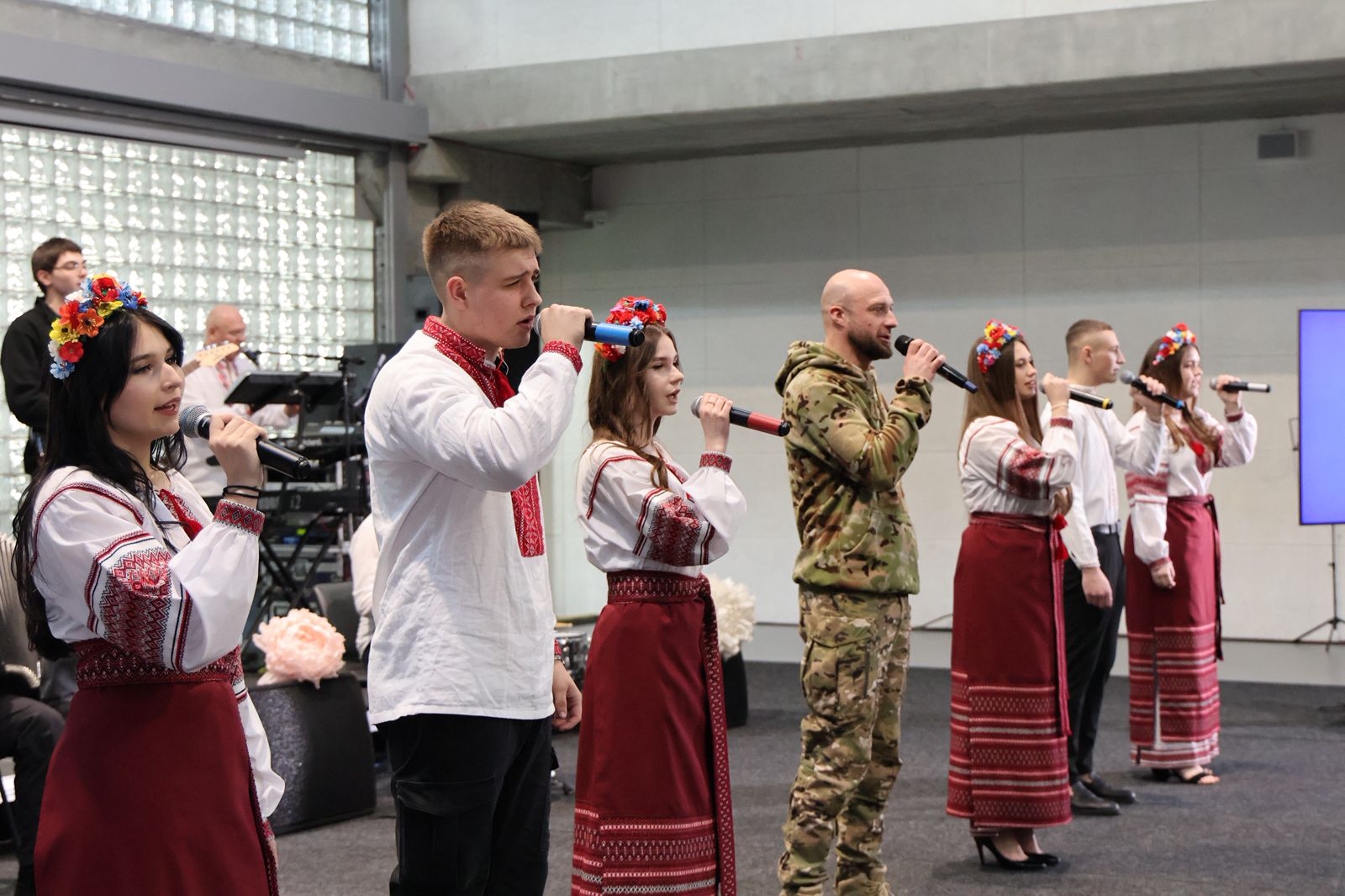 Концертна програма в ННІПД на вшанування Кобзаря