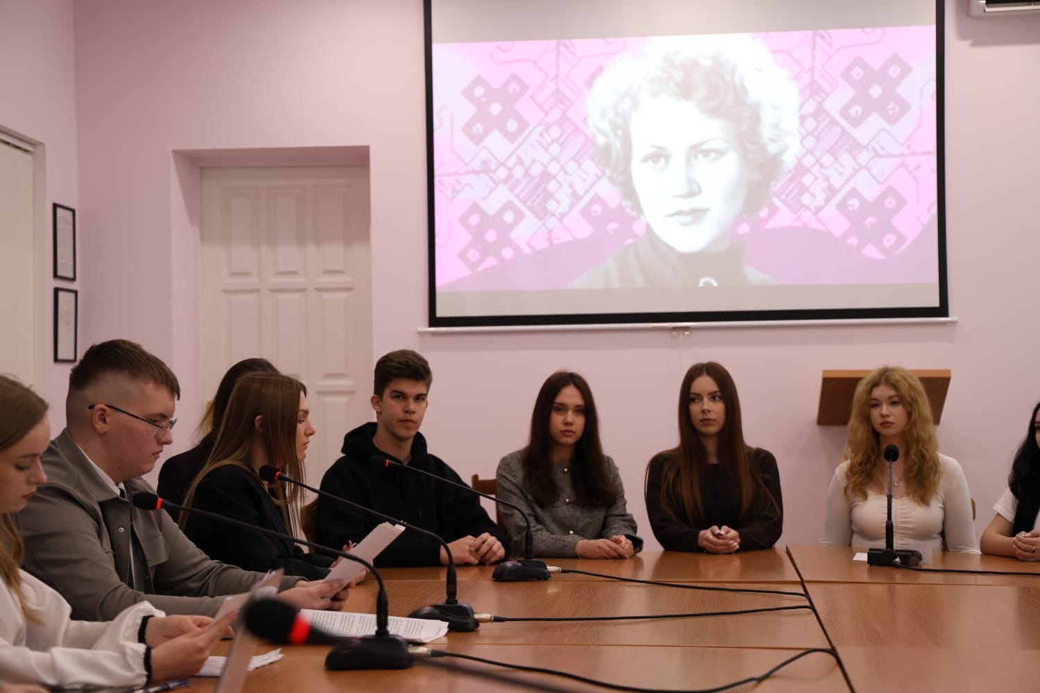 «Слово, що має крила»: поетичні читання до дня народження Ліни Костенко-1