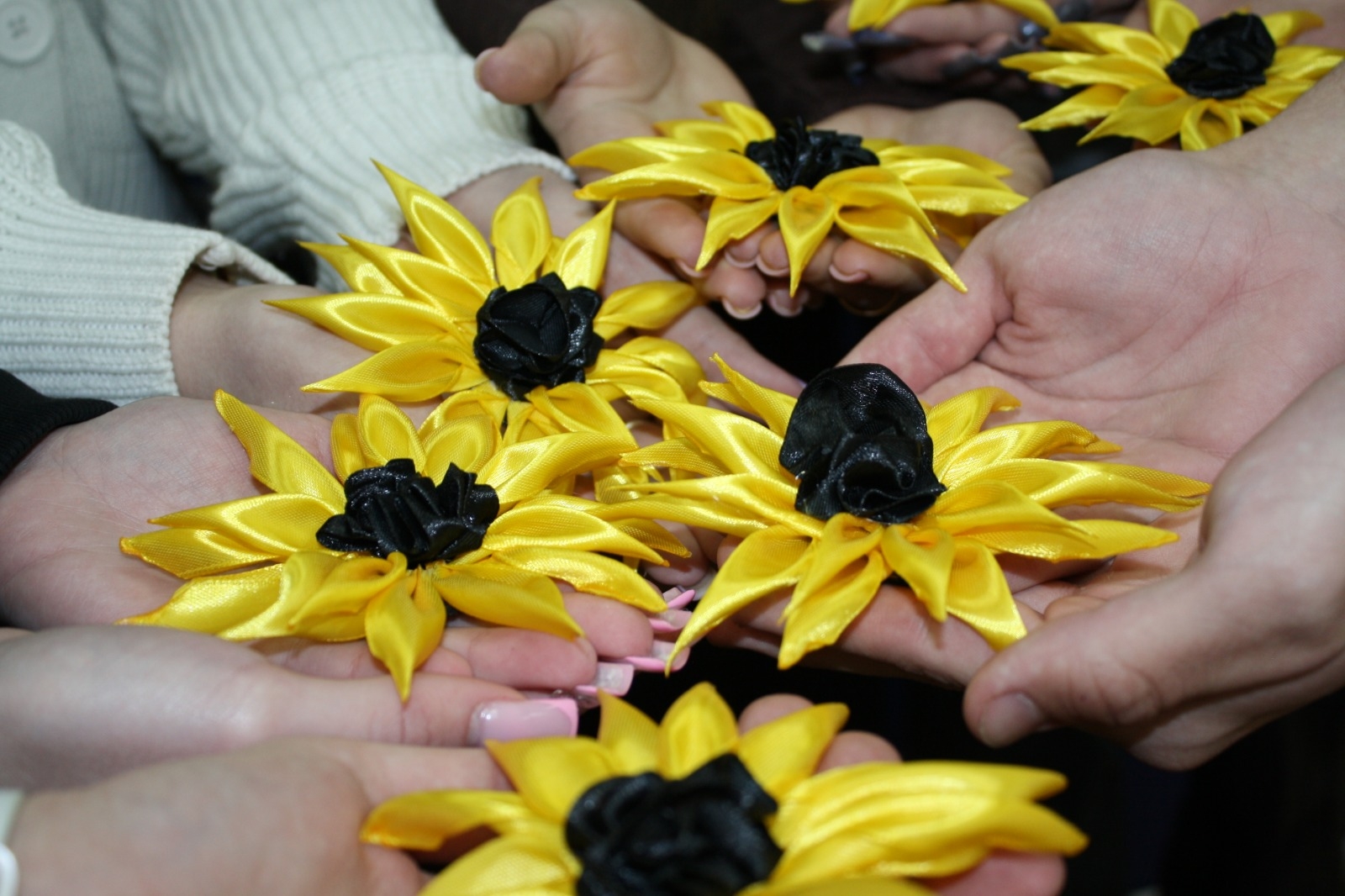 Майстерня єдності: студентське самоврядування створює «Соняхи пам’яті»-1