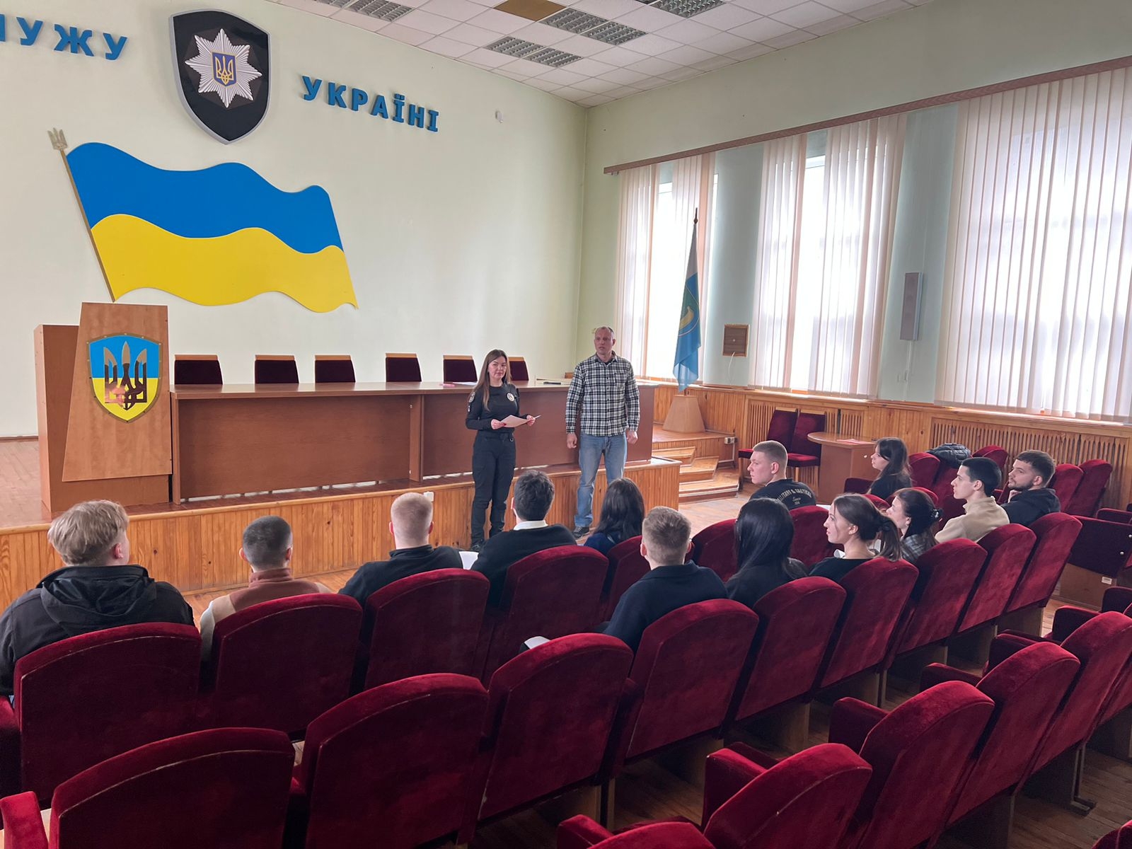 Дисципліна, законність, досвід: як курсанти випускних курсів проходять стажування в поліції-1