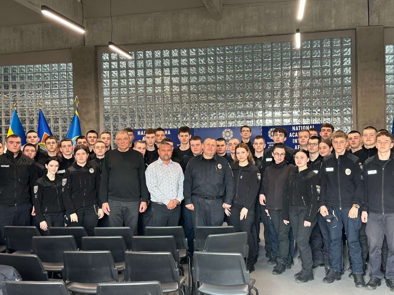 Курсанти НАВС поглибили знання щодо контролю за обігом зброї та адміністративної відповідальності-1