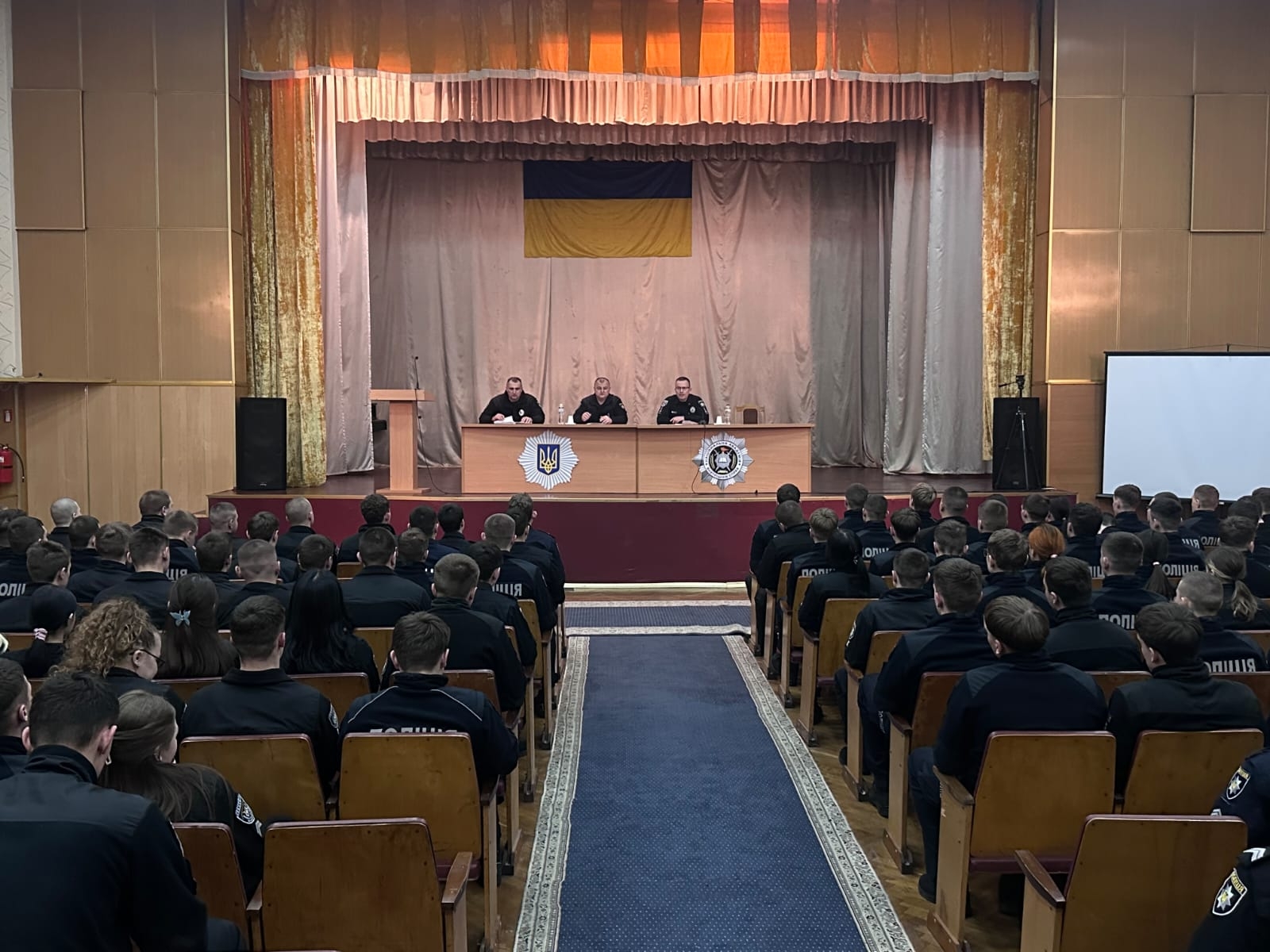 Про принципи, дисципліну та відповідальність: зустріч здобувачів освіти ННЕКІ з керівництвом академії