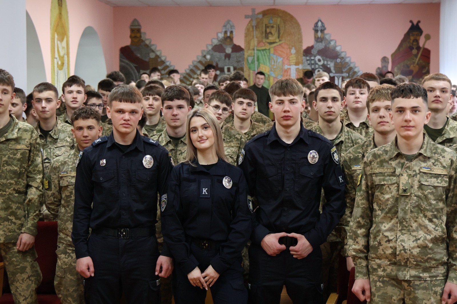 Діалог із майбутніми вступниками: курсанти НАВС відвідали Волинський ліцей