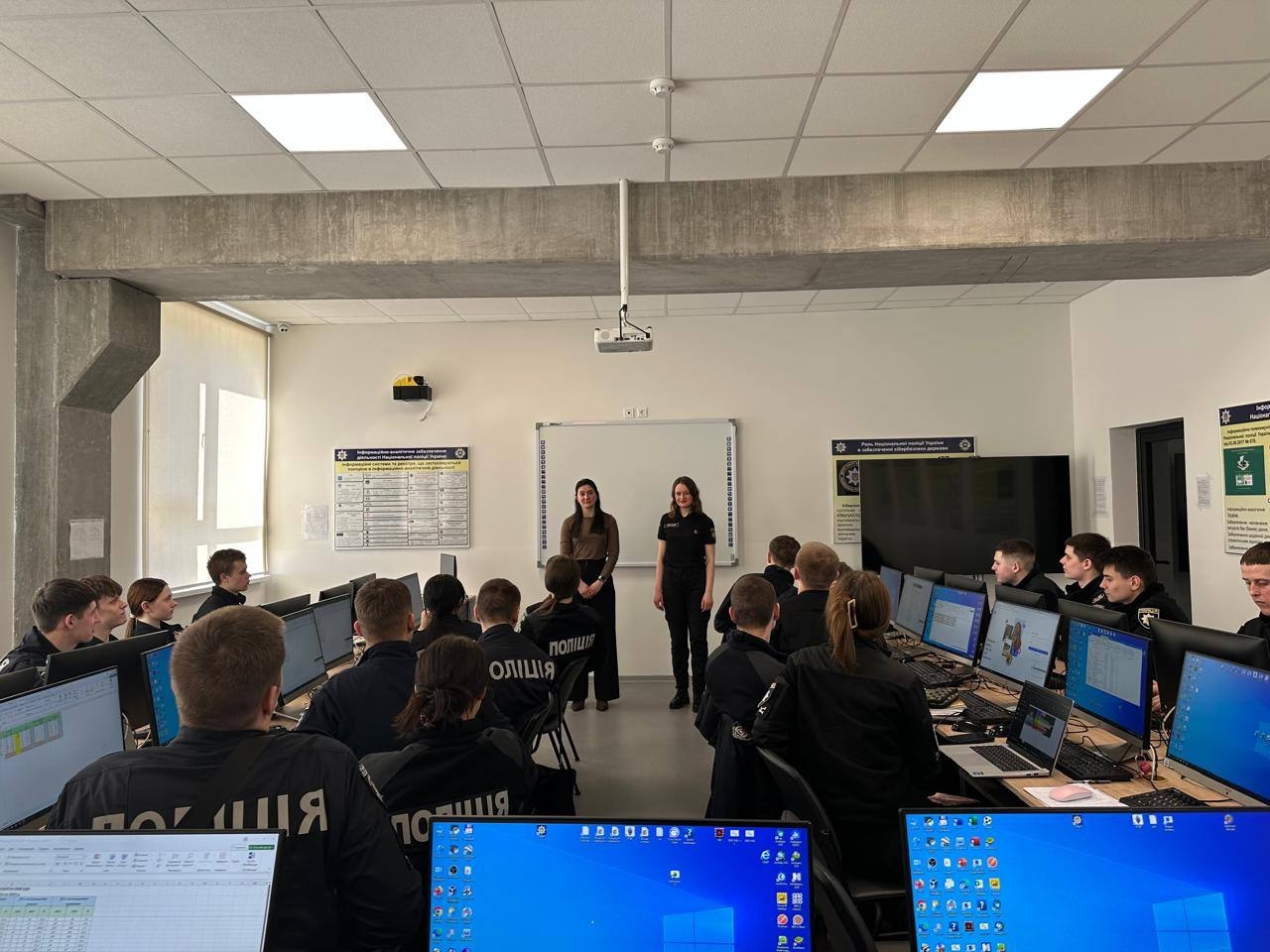 Бінарні заняття за участю працівника практичного підрозділу Національної поліції України