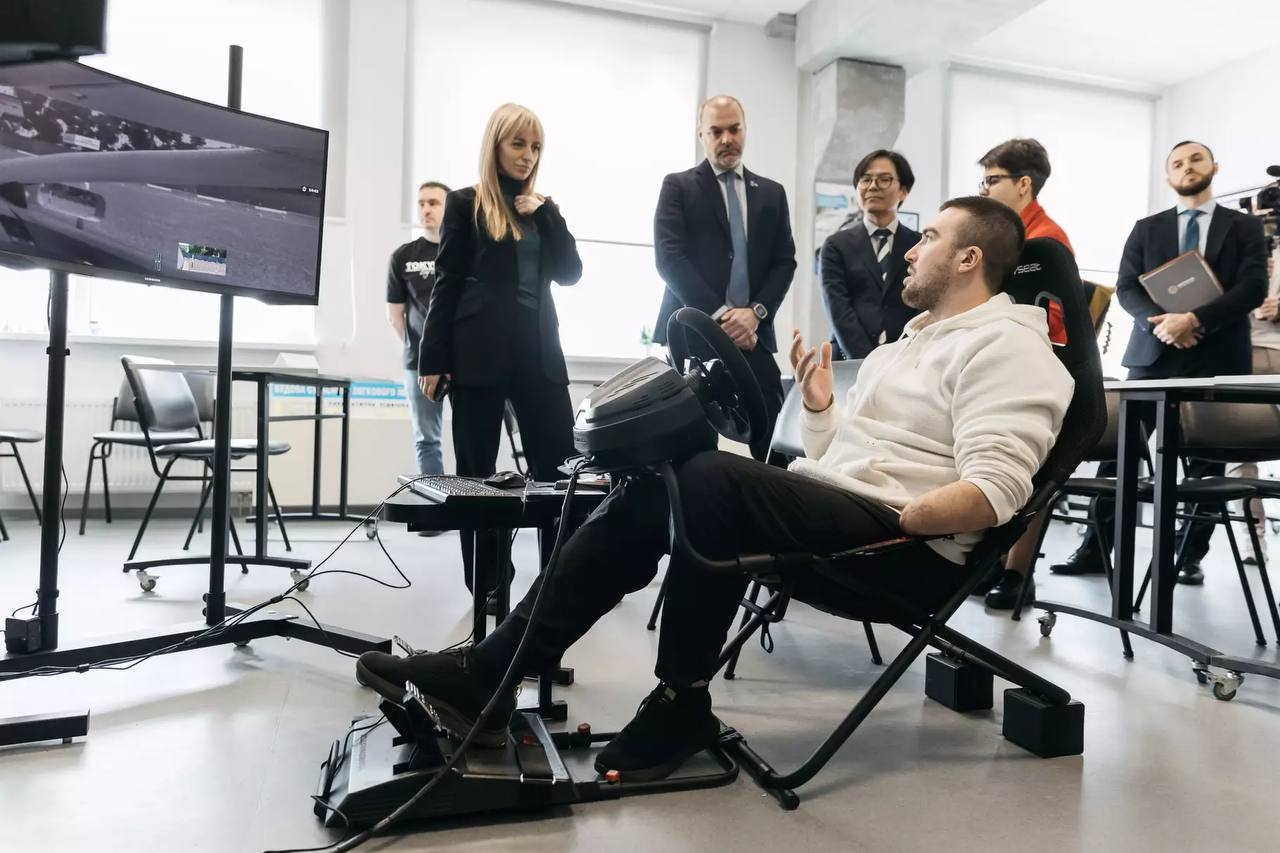 Безбар’єрність у дії: у НАВС обговорили сучасні підходи до доступного й безпечного водіння