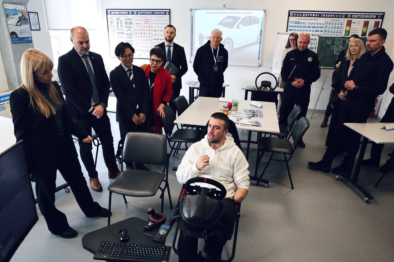 Безбар’єрність у дії: у НАВС обговорили сучасні підходи до доступного й безпечного водіння
