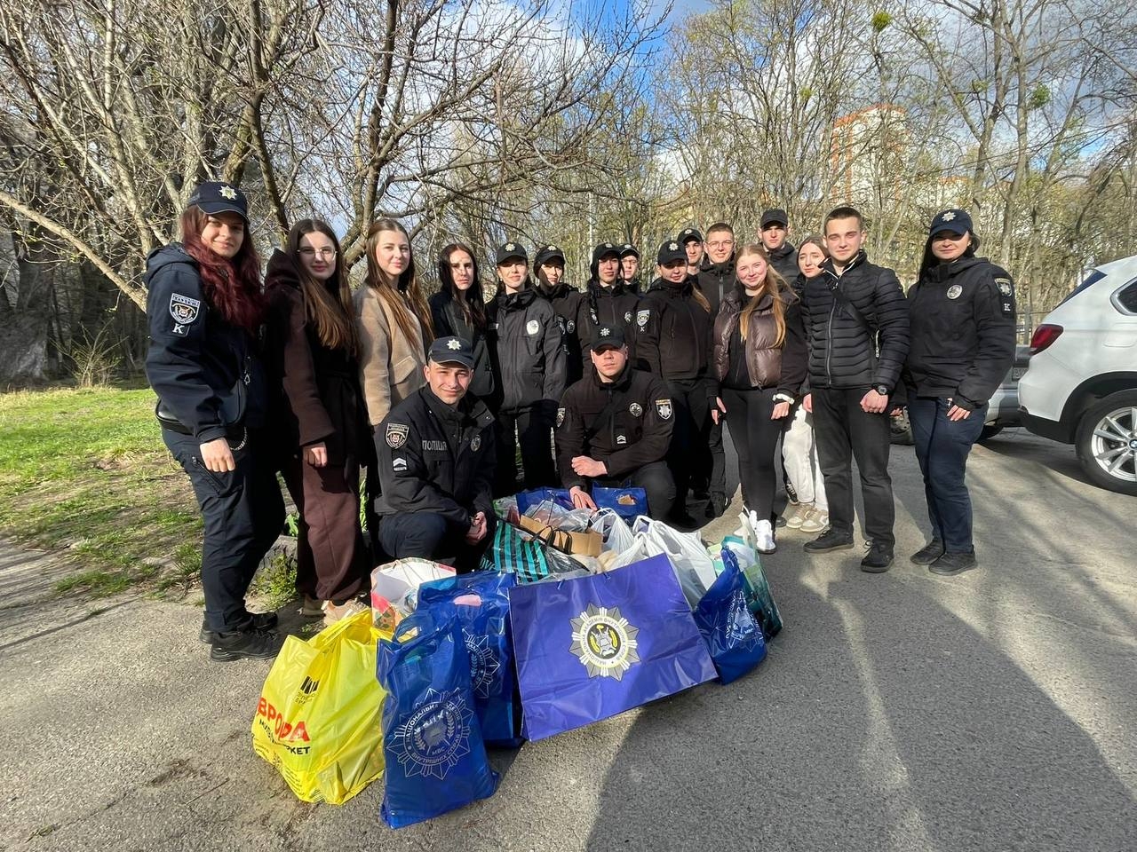 Курсанти НАВС долучилися до підтримки родини захисника в межах проєкту «Дружня підтримка»