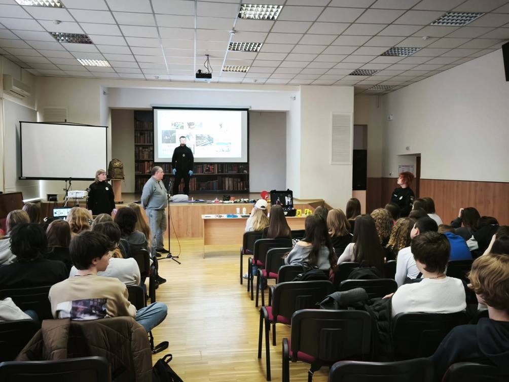 Профорієнтаційні зустрічі: як старшокласники відкривають світ правоохоронної професії